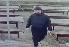 Poznáte zloděje na videu? V Bakově nad Jizerou vykradl hospodu Poznáte zloděje na videu? V Bakově nad Jizerou vykradl hospodu